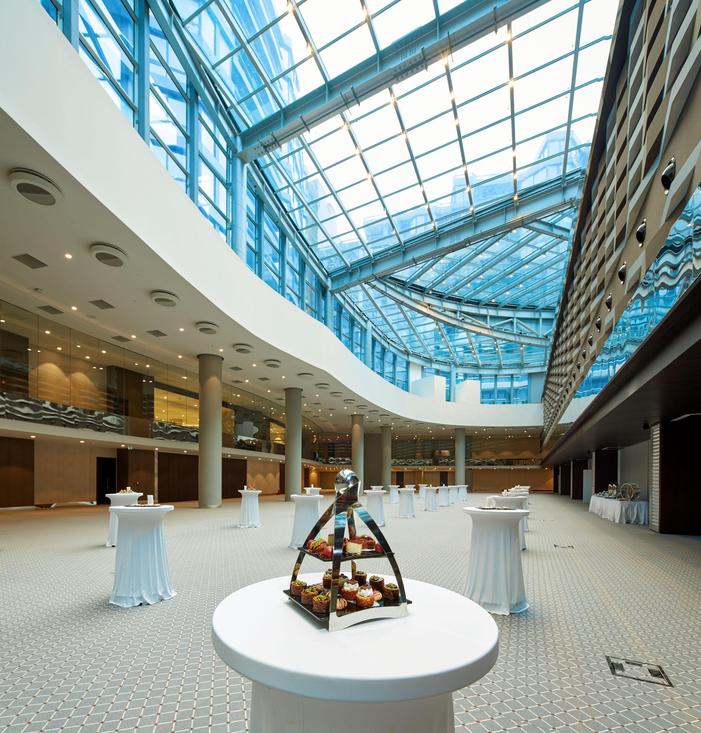 Pullman & Convention Center Готель 5*