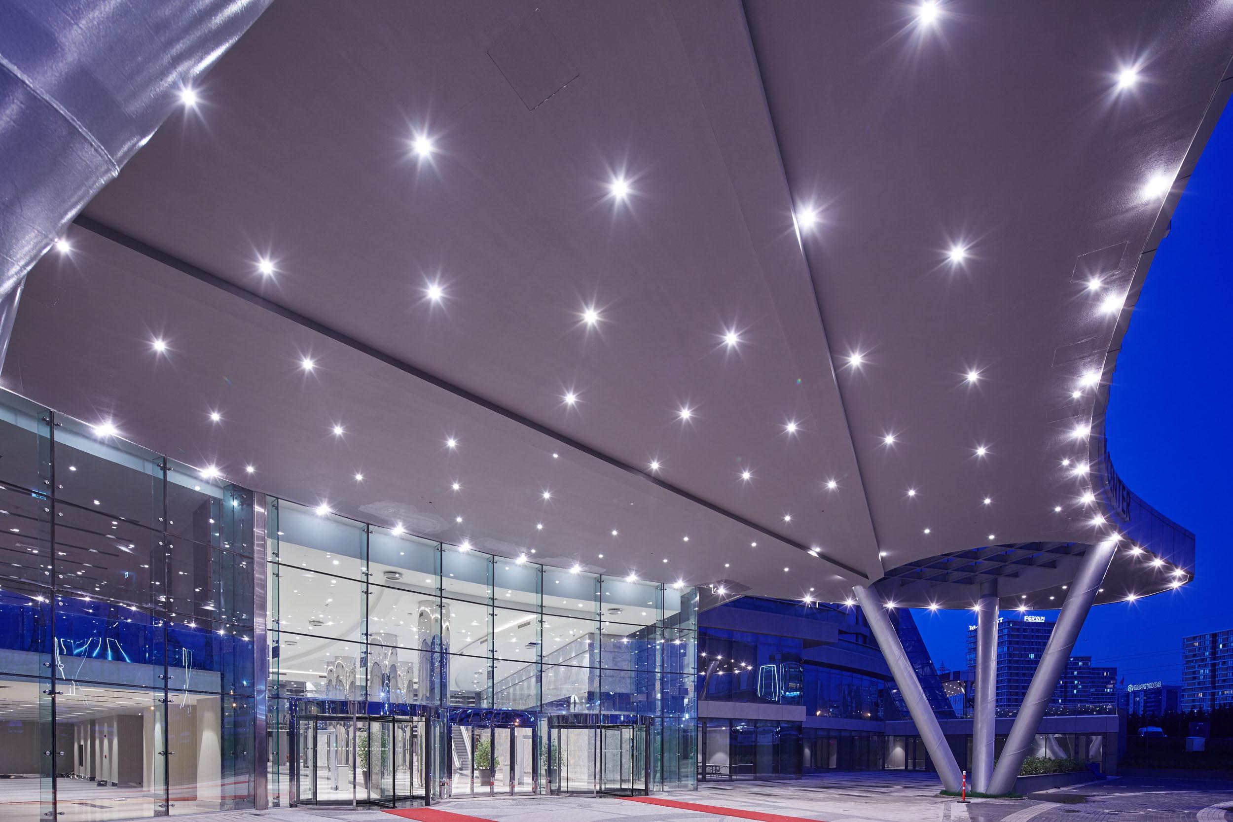 Готель Pullman & Convention Center