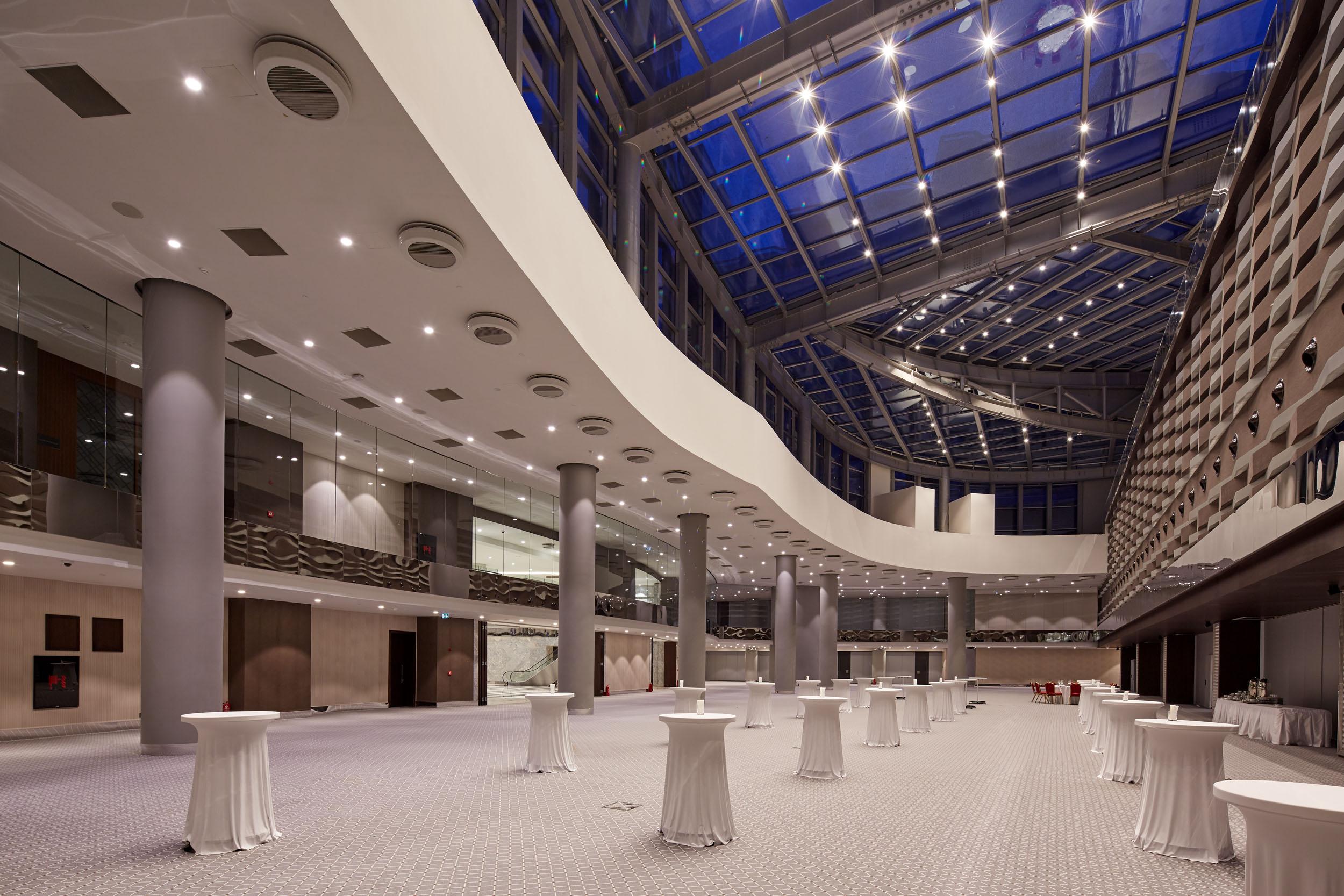 Pullman & Convention Center Готель 5*