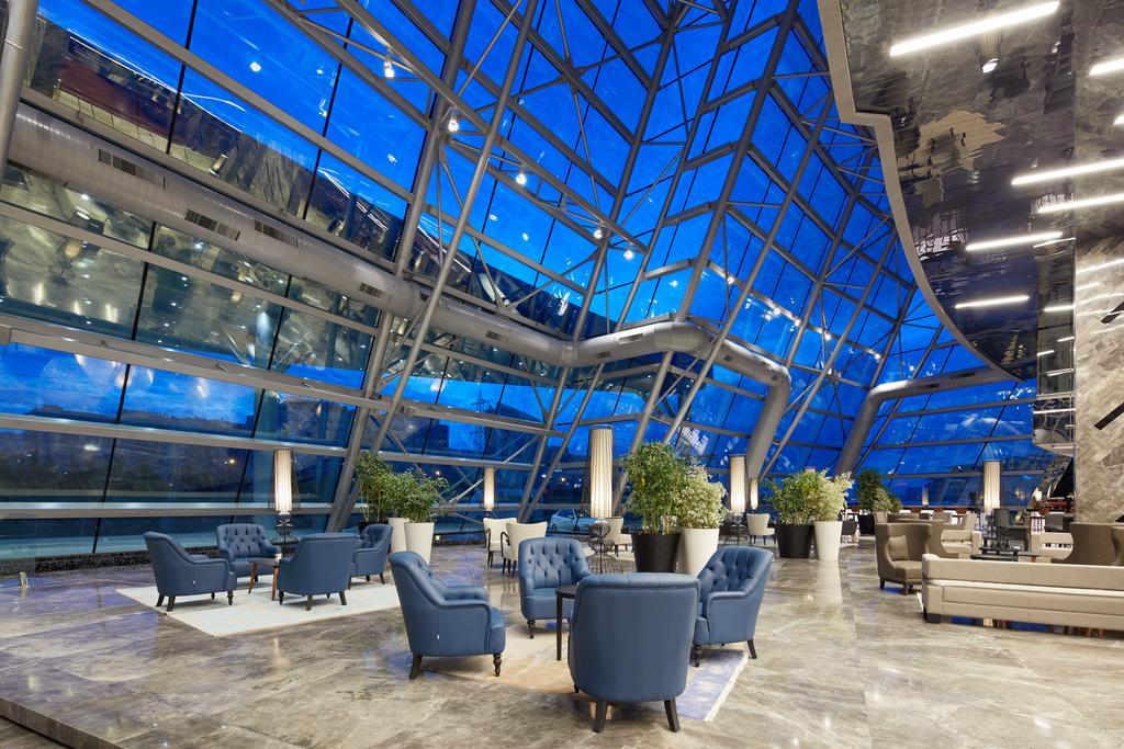 Pullman & Convention Center Готель